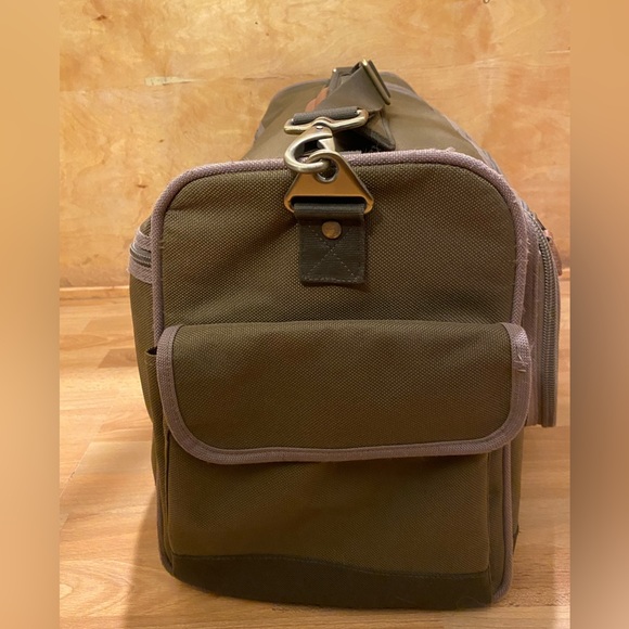 Vintage Eddie Bauer Canvas Duffel. Brass hardware. Leather handle. Beautiful. - Picture 3 of 9